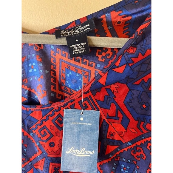 NWT Lucky Brand Red Blue Geometric VNeck Blouse Silk ShortSleeve Large - Picture 2 of 9